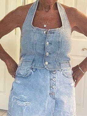 AEO Halter Denim Button-Front Top Large NWOT Light Blue Adjustable Neck length